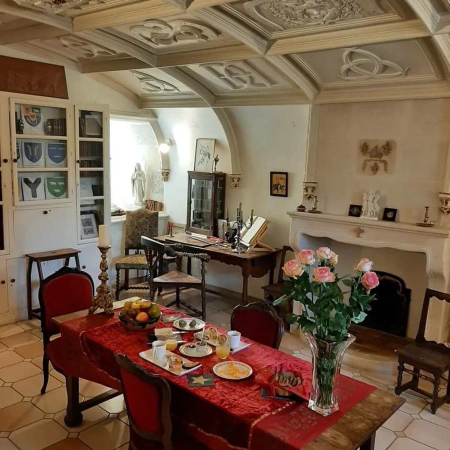 Chateau De Mornay Saint-Pierre-de-l'Isle Экстерьер фото